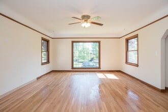 2628 Northeast Ainsworth Street, Unit A in Portland, OR - Building Photo - Building Photo