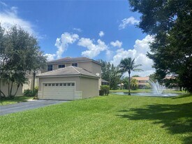 241 E Bayridge Dr in Weston, FL - Building Photo
