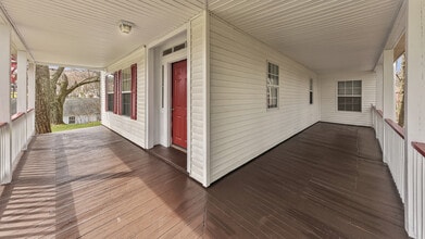 84 Mill St, Unit B in Newton, NJ - Building Photo - Building Photo