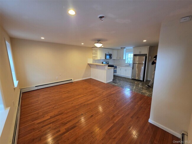 42 Hasbrouck St in Newburgh, NY - Building Photo - Building Photo