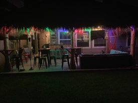 1 Quarterhorse Dr in Alvin, TX - Building Photo