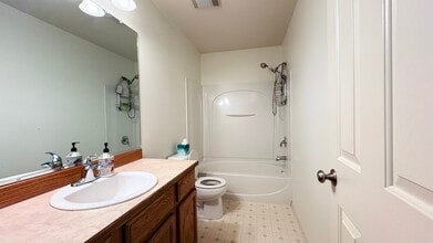 1497 N Heather Meadows Loop, Unit 1497 Heather Meadows Loop in Anchorage, AK - Foto de edificio - Building Photo