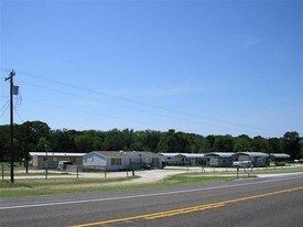 4158 S Hwy 14 in Thornton, TX - Foto de edificio - Building Photo