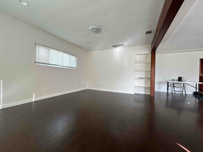 10692 Walnut St in Los Alamitos, CA - Building Photo - Building Photo