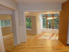16236 NE 30th St in Bellevue, WA - Building Photo - Building Photo