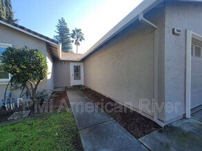 5640 Andrea Blvd in Sacramento, CA - Building Photo - Building Photo