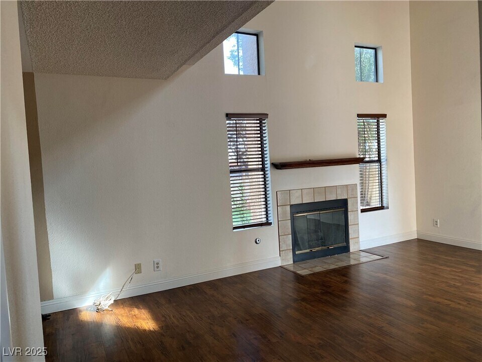3224 Centavo Dr in Las Vegas, NV - Building Photo