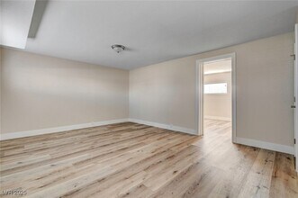 6121 Edgewood Cir in Las Vegas, NV - Building Photo - Building Photo