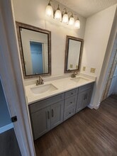 5265 Vineland Rd in Orlando, FL - Building Photo - Building Photo