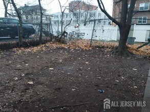 97 Easton Ave in New Brunswick, NJ - Building Photo - Building Photo