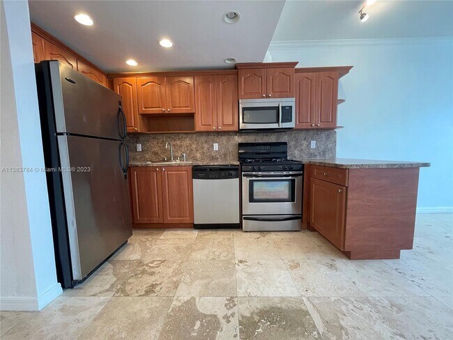 700 Biltmore Way photo'