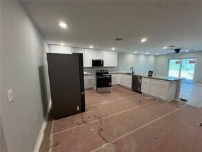 12595 Buffing Rd in Port Charlotte, FL - Building Photo - Building Photo