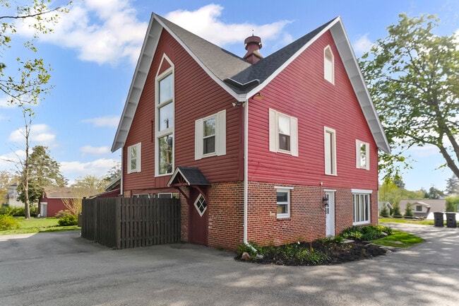 property at 212 S Union St