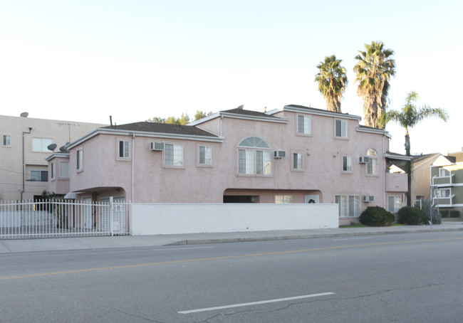 6352 Denny Ave in North Hollywood, CA - Building Photo - Building Photo