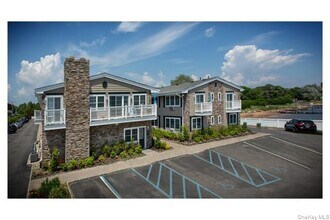 333 Candee Ave in Sayville, NY - Building Photo - Building Photo
