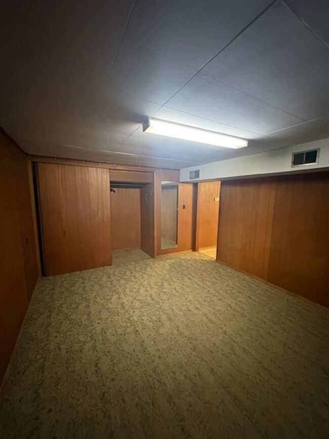 1074 Spring Bay Rd in East Peoria, IL - Building Photo - Building Photo