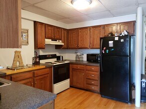 185 Linwood Ave, Unit 2 in Melrose, MA - Building Photo - Building Photo