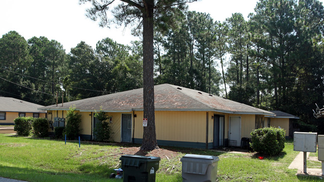 260 Crow Rd in Pensacola, FL - Foto de edificio - Building Photo