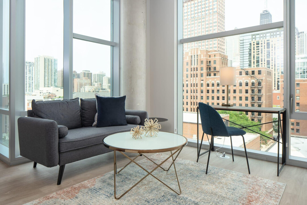 808 N Wells St in Chicago, IL - Building Photo