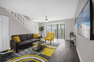 13915 Heritage Club Dr in Tampa, FL - Building Photo