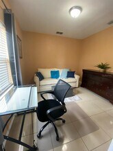 2453 Ridge Ave in Sarasota, FL - Building Photo - Building Photo