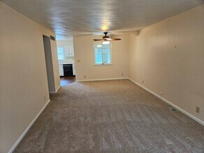 121 E South St in Hillsboro, OH - Building Photo - Building Photo