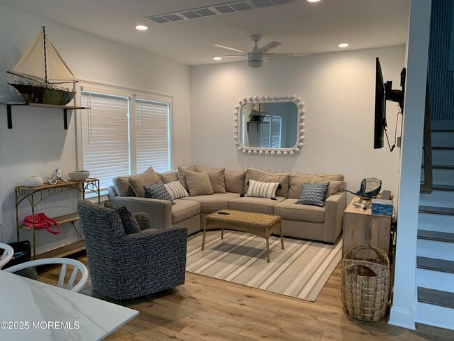 72 Spray Way in Lavallette, NJ - Building Photo - Building Photo