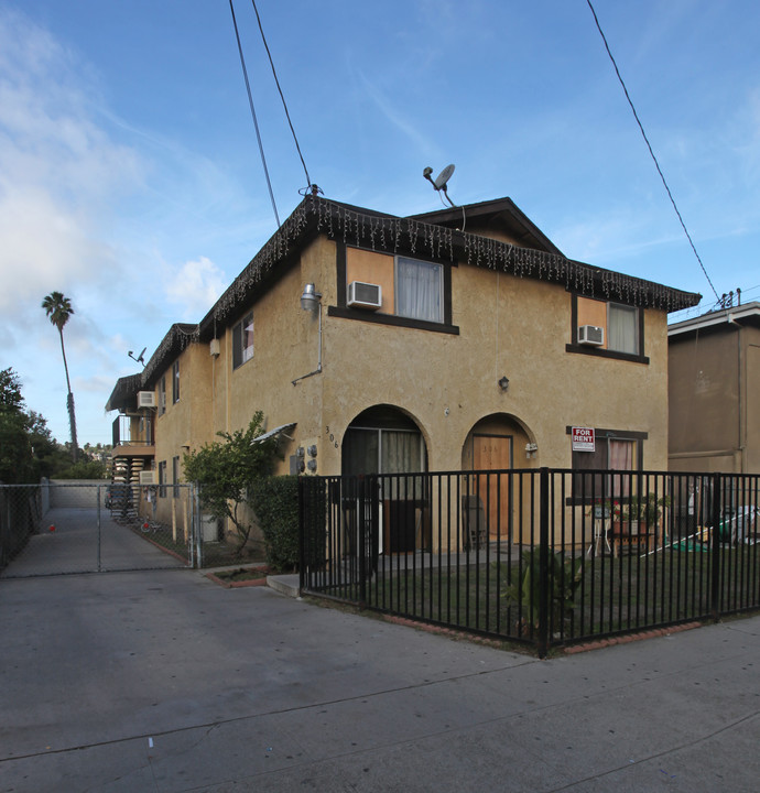 306 Avenue 57 in Los Angeles, CA - Building Photo