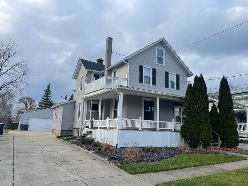 60 Maple St in Lockport, NY - Building Photo