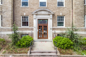 516 A St NE in Washington, DC - Foto de edificio - Building Photo