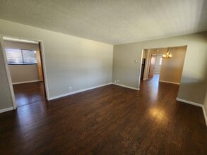 360 West Ave in Gustine, CA - Foto de edificio - Building Photo