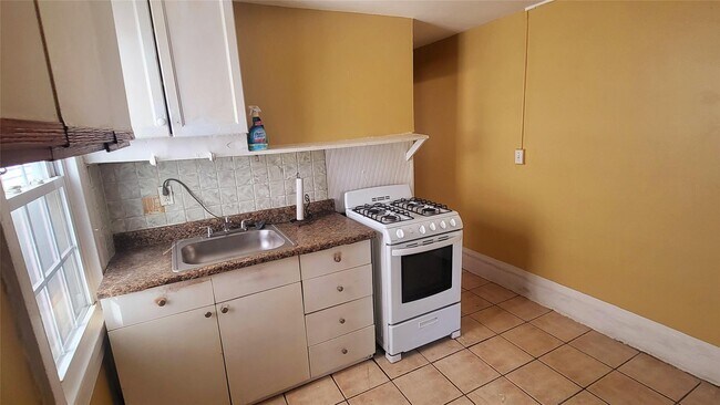 33 Smith St-Unit -1 S in Poughkeepsie, NY - Building Photo - Building Photo