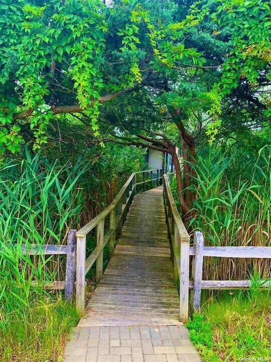 30 Gale Walk in Islip, NY - Building Photo