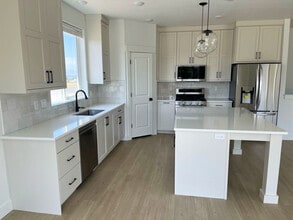 1360 E 1220 N in Logan, UT - Building Photo - Building Photo