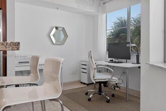 110 Washington Ave in Miami Beach, FL - Building Photo - Building Photo