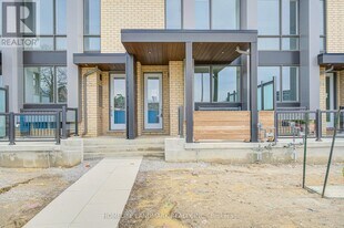 426 Lawrence Hts Wy in Toronto, ON - Building Photo