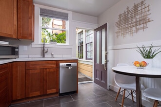 122 Hermann St, Unit 122 in San Francisco, CA - Building Photo - Building Photo