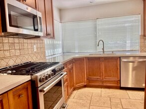 3921 Declaration Ave in Calabasas, CA - Building Photo - Building Photo