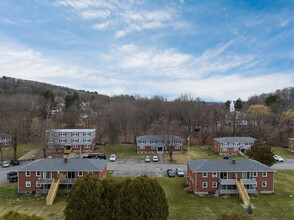 Manor Grove Apartments Groveland in Groveland, MA - Building Photo - Building Photo