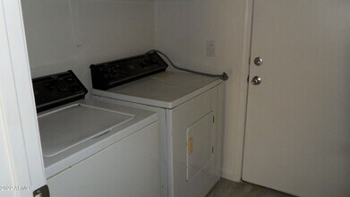 9144 W Michelle Dr in Peoria, AZ - Building Photo - Building Photo