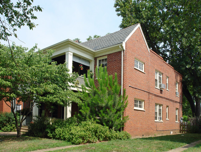 3526-3528 Floyd Ave in Richmond, VA - Foto de edificio - Building Photo