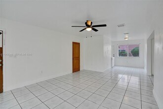 16791 NE 20th Ave in North Miami Beach, FL - Building Photo - Building Photo