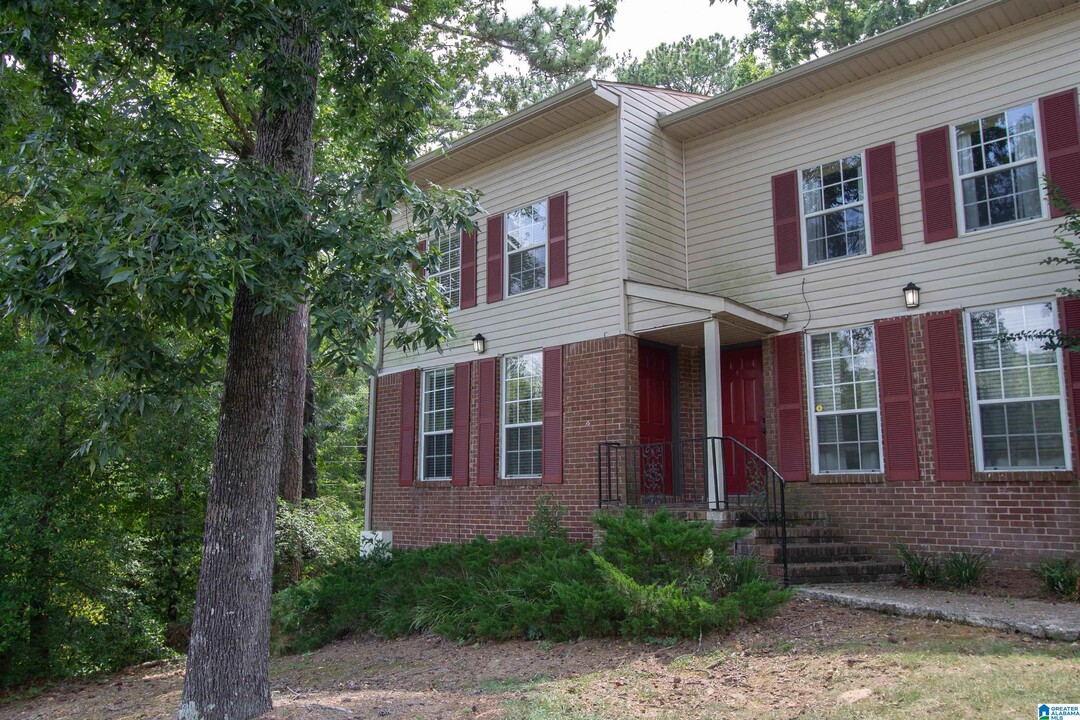 1665 Patton Chapel Rd in Hoover, AL - Building Photo