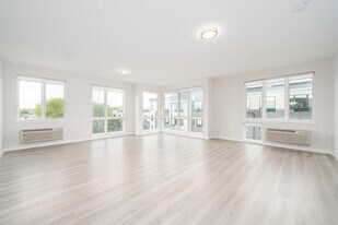 16 Bennett St, Unit 512 in Jersey City, NJ - Building Photo