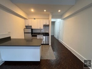 WEST 73 STREET in New York, NY - Foto de edificio - Building Photo