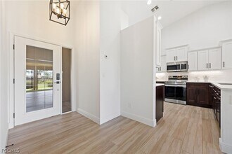 12881 Kelly Bay Ct in Ft. Myers, FL - Building Photo - Building Photo