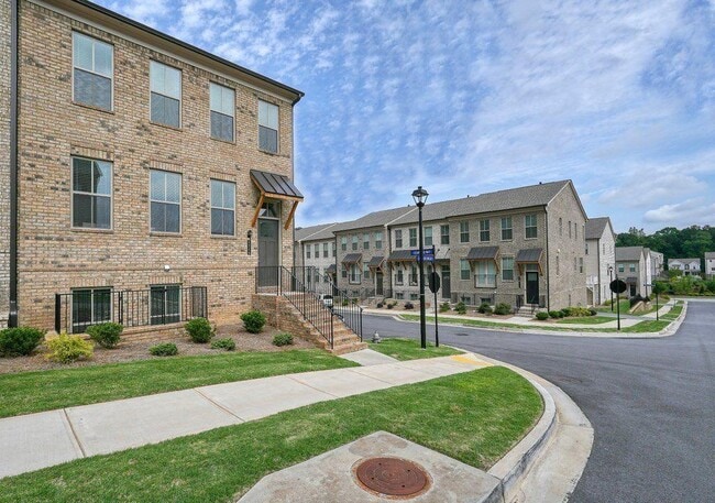 4240 Hickory Pne Aly in Doraville, GA - Building Photo - Building Photo