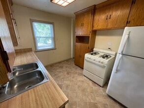 1009 St Charles Ave in Charlottesville, VA - Building Photo - Building Photo