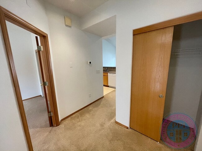 14485 SE Oregon Trail Dr in Clackamas, OR - Building Photo - Building Photo