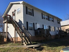108 Bolling St in Radford, VA - Building Photo